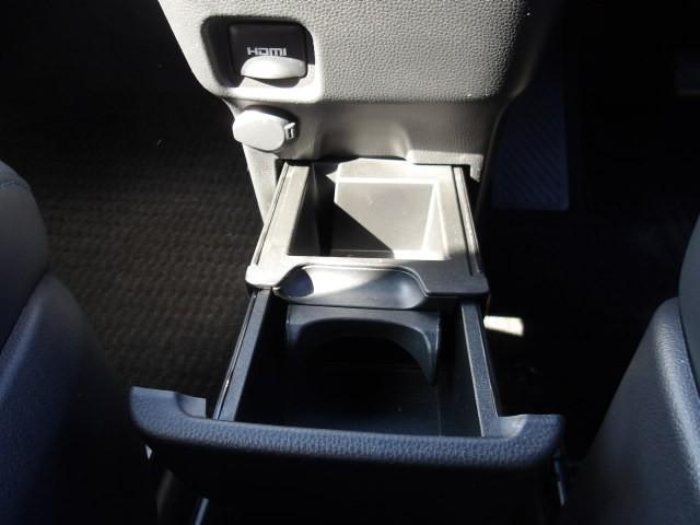 ヴォクシー S-Z トヨタ認定中古車 モデリスタエアロ DVD再生 ミュージックプレイヤー接続可 バックカメラ 衝突被害軽減システム ETC 両側電動スライド LEDヘッドランプ 乗車定員7人 3列シート ワンオーナー(24枚目)