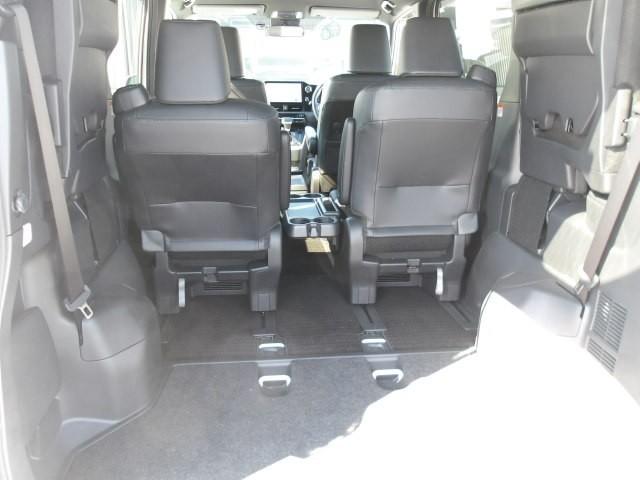 ヴォクシー S-Z トヨタ認定中古車 モデリスタエアロ DVD再生 ミュージックプレイヤー接続可 バックカメラ 衝突被害軽減システム ETC 両側電動スライド LEDヘッドランプ 乗車定員7人 3列シート ワンオーナー(26枚目)