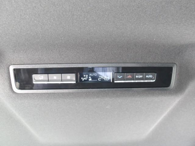 ヴォクシー S-Z トヨタ認定中古車 モデリスタエアロ DVD再生 ミュージックプレイヤー接続可 バックカメラ 衝突被害軽減システム ETC 両側電動スライド LEDヘッドランプ 乗車定員7人 3列シート ワンオーナー(30枚目)