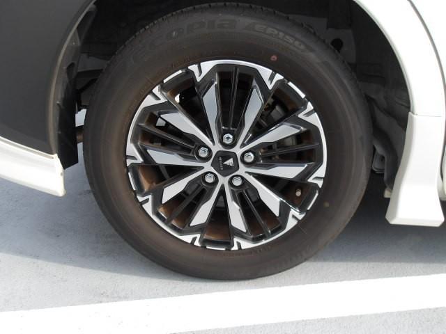 シエンタ Z トヨタ認定中古車 モデリスタエアロ モデリスタアルミ DVD再生 バックカメラ 衝突被害軽減システム ETC 両側電動スライド LEDヘッドランプ 乗車定員7人 3列シート ワンオーナー フルエアロ(3枚目)