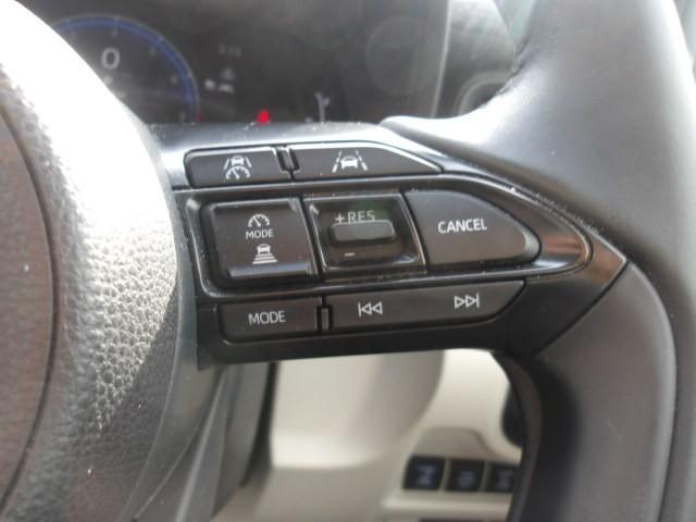 シエンタ Z トヨタ認定中古車 モデリスタエアロ モデリスタアルミ DVD再生 バックカメラ 衝突被害軽減システム ETC 両側電動スライド LEDヘッドランプ 乗車定員7人 3列シート ワンオーナー フルエアロ(12枚目)