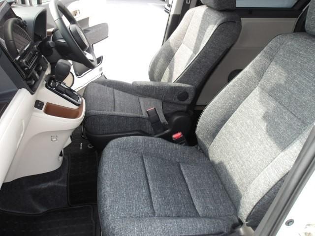 シエンタ Z トヨタ認定中古車 モデリスタエアロ モデリスタアルミ DVD再生 バックカメラ 衝突被害軽減システム ETC 両側電動スライド LEDヘッドランプ 乗車定員7人 3列シート ワンオーナー フルエアロ(17枚目)