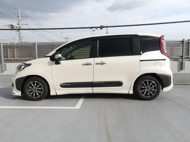 シエンタ Z トヨタ認定中古車 モデリスタエアロ モデリスタアルミ DVD再生 バックカメラ 衝突被害軽減システム ETC 両側電動スライド LEDヘッドランプ 乗車定員7人 3列シート ワンオーナー フルエアロ(35枚目)