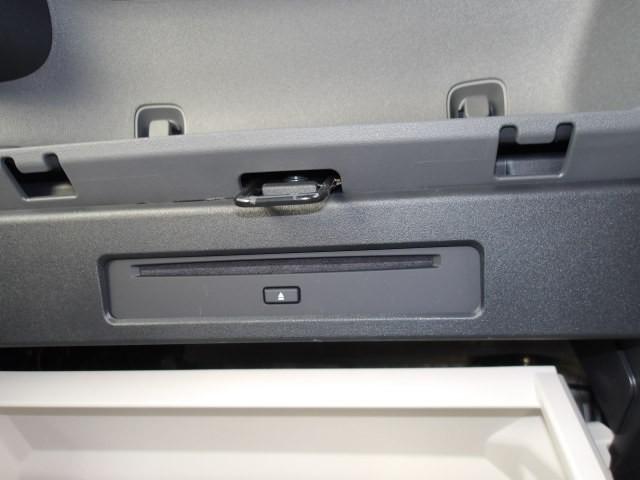 シエンタ Z トヨタ認定中古車 モデリスタエアロ モデリスタアルミ DVD再生 バックカメラ 衝突被害軽減システム ETC 両側電動スライド LEDヘッドランプ 乗車定員7人 3列シート ワンオーナー フルエアロ(39枚目)