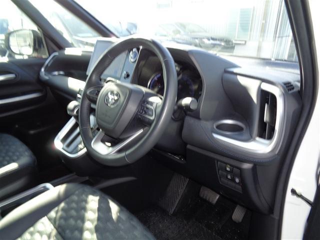 ヴォクシー ハイブリッドS-Z トヨタ認定中古車 快適利便パッケージ フルセグ メモリーナビ DVD再生 バックカメラ 衝突被害軽減システム ETC 両側電動スライド LEDヘッドランプ 乗車定員7人 3列シート ワンオーナー(2枚目)