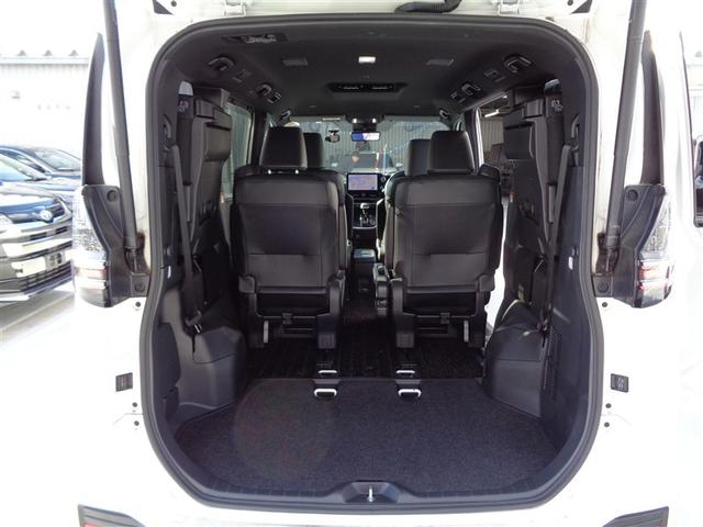 ヴォクシー ハイブリッドS-Z トヨタ認定中古車 快適利便パッケージ フルセグ メモリーナビ DVD再生 バックカメラ 衝突被害軽減システム ETC 両側電動スライド LEDヘッドランプ 乗車定員7人 3列シート ワンオーナー(17枚目)