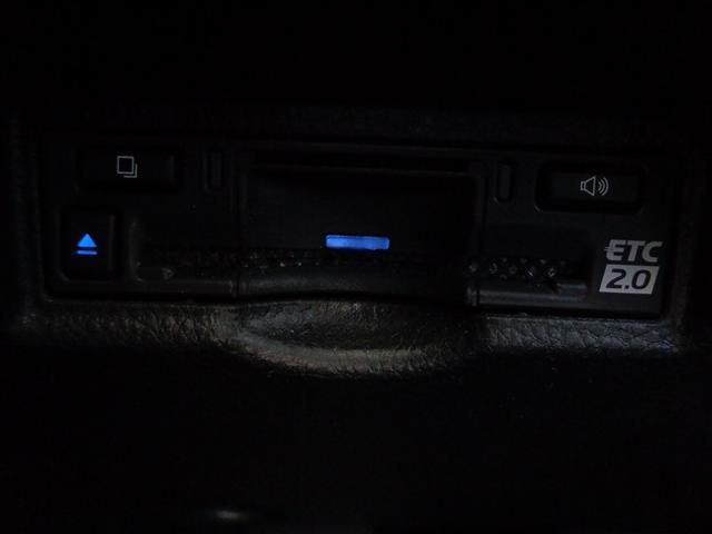 ヴォクシー ハイブリッドS-Z トヨタ認定中古車 快適利便パッケージ フルセグ メモリーナビ DVD再生 バックカメラ 衝突被害軽減システム ETC 両側電動スライド LEDヘッドランプ 乗車定員7人 3列シート ワンオーナー(33枚目)