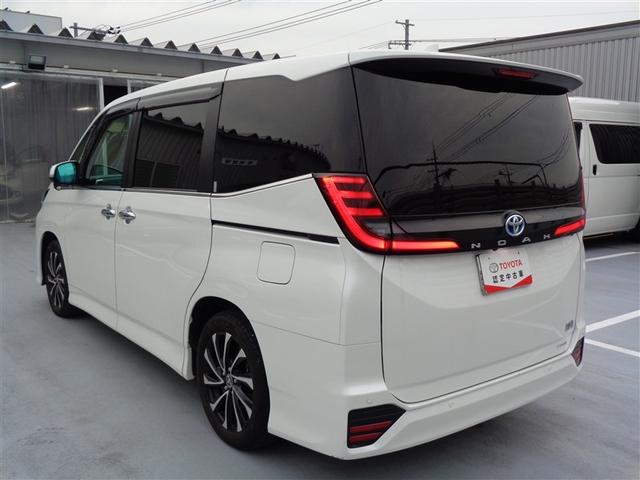 ノア ハイブリッドＳ－Ｚ　フルセグ　メモリーナビ　ＤＶＤ再生　ミュージックプレイヤー接続可　バックカメラ　衝突被害軽減システム　ＥＴＣ　ドラレコ　両側電動スライド　ＬＥＤヘッドランプ　乗車定員７人　３列シート　ワンオーナー（10枚目）