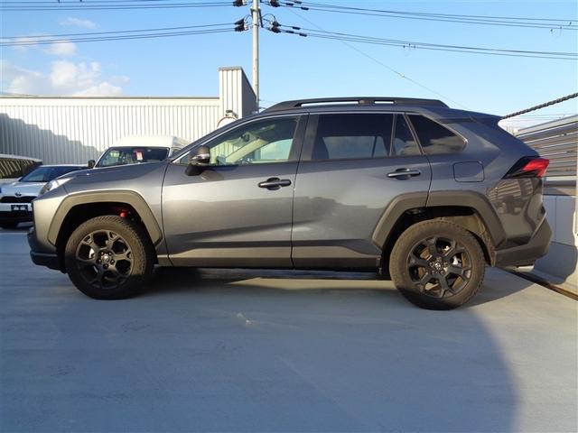 RAV4 アドベンチャー オフロードパッケージII 元試乗車 トヨタ認定中古車 デジタルインナーミラー ブラインドスポットモニター 4WD フルセグ メモリーナビ ミュージックプレイヤー接続可 バックカメラ 衝突被害軽減システム ETC LED(9枚目)
