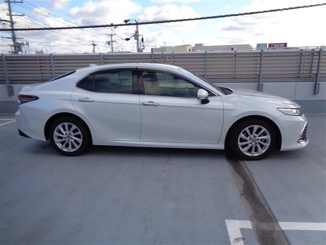 カムリ G トヨタ認定中古車 ハイブリッド保証 ブラインドスポットモニター フルセグ メモリーナビ ミュージックプレイヤー接続可 バックカメラ 衝突被害軽減システム ETC LEDヘッドランプ ワンオーナー(13枚目)