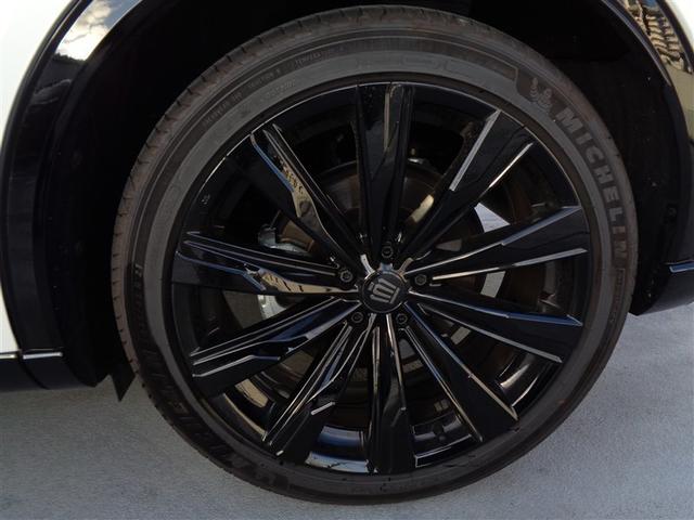 クラウンスポーツ Ｚ　革シート　４ＷＤ　バックカメラ　衝突被害軽減システム　ＥＴＣ　ＬＥＤヘッドランプ　ワンオーナー（10枚目）