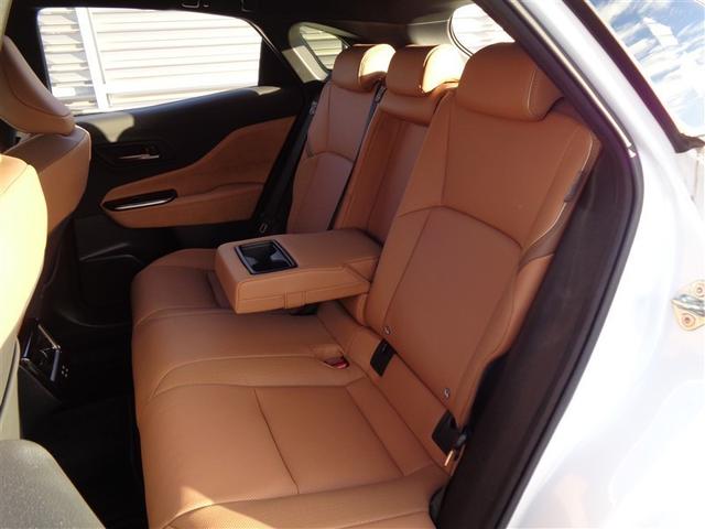 クラウンスポーツ Ｚ　革シート　４ＷＤ　バックカメラ　衝突被害軽減システム　ＥＴＣ　ＬＥＤヘッドランプ　ワンオーナー（29枚目）