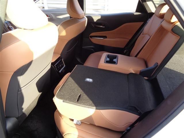 クラウンスポーツ Ｚ　革シート　４ＷＤ　バックカメラ　衝突被害軽減システム　ＥＴＣ　ＬＥＤヘッドランプ　ワンオーナー（30枚目）