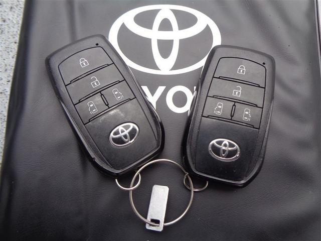 ヴォクシー ハイブリッドＳ－Ｚ　トヨタ認定中古車　ハイブリッド保証　フルセグ　メモリーナビ　ＤＶＤ再生　バックカメラ　衝突被害軽減システム　ＥＴＣ　両側電動スライド　ＬＥＤヘッドランプ　乗車定員７人　３列シート　ワンオーナー（37枚目）