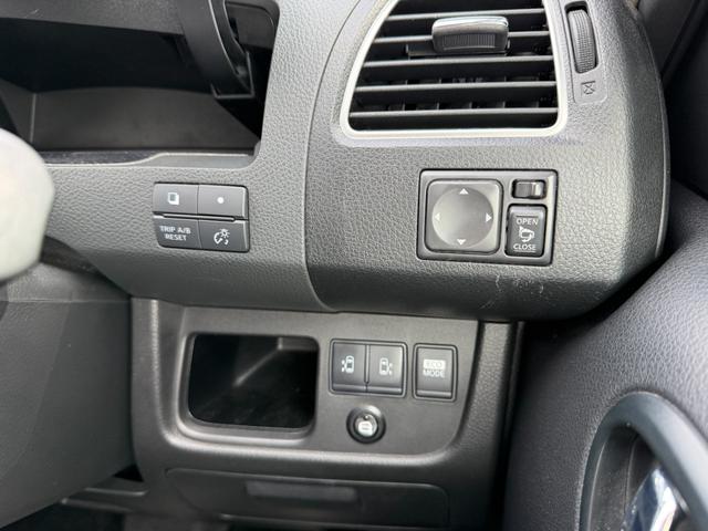 セレナ ハイウェイスター 両側パワースライドドア フルセグナビ バックカメラ 後席フリップダウンモニター HIDヘッドライト ETC(8枚目)