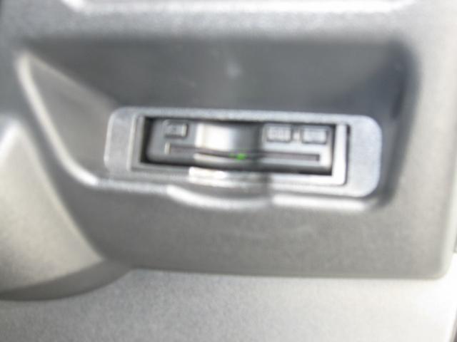 ハイエースバン スーパーGL ダークプライムII 2inローダウン 16inタイヤ/ホイール ESEEXスポイラー カロッツェリアナビ フルセグTV シートカバー ベッドキット ETC 全方位360度カメラ デジタルインナーミラー パールホワイト(9枚目)