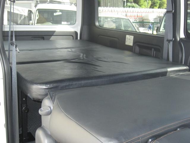 ハイエースバン スーパーGL ダークプライムII 2inローダウン 16inタイヤ/ホイール ESEEXスポイラー カロッツェリアナビ フルセグTV シートカバー ベッドキット ETC 全方位360度カメラ デジタルインナーミラー パールホワイト(11枚目)