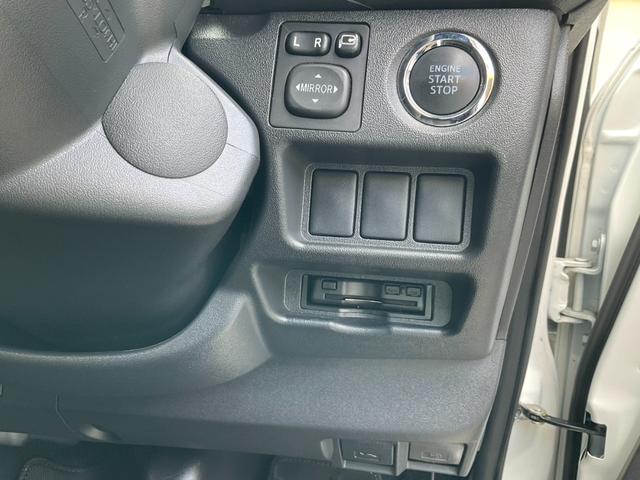 ハイエースバン スーパーGL ダークプライムII 2inローダウン 16inタイヤ/ホイール ESEEXスポイラー カロッツェリアナビ フルセグTV シートカバー ベッドキット ETC 全方位360度カメラ デジタルインナーミラー パールホワイト(26枚目)