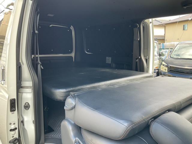 ハイエースバン スーパーGL ダークプライムII 2inローダウン 16inタイヤ/ホイール ESEEXスポイラー カロッツェリアナビ フルセグTV シートカバー ベッドキット ETC 全方位360度カメラ デジタルインナーミラー パールホワイト(40枚目)