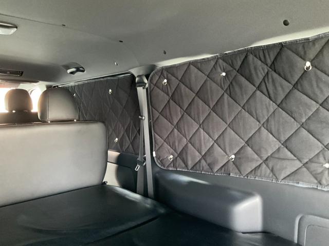 ハイエースバン スーパーGL ダークプライムII 2inローダウン 16inタイヤ/ホイール ESEEXスポイラー カロッツェリアナビ フルセグTV シートカバー ベッドキット ETC 全方位360度カメラ デジタルインナーミラー パールホワイト(49枚目)