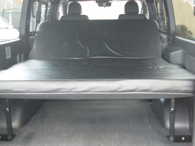 ハイエースバン スーパーGL ダークプライムII 2inローダウン 16inタイヤ/ホイール ESEEXスポイラー カロッツェリアナビ フルセグTV シートカバー ベッドキット ETC 全方位360度カメラ デジタルインナーミラー パールホワイト(64枚目)