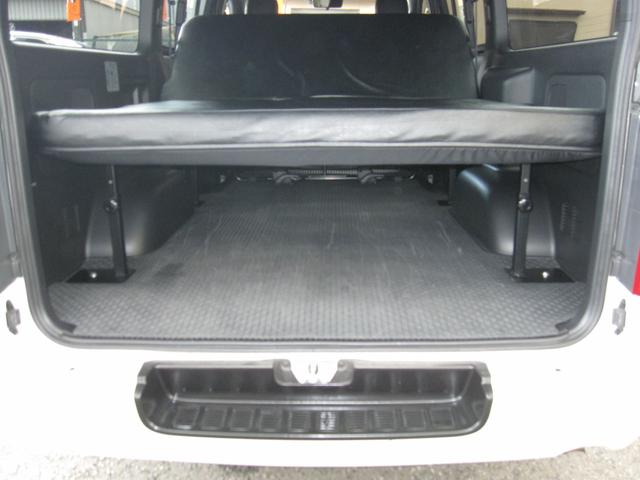 ハイエースバン スーパーGL ダークプライムII 2inローダウン 16inタイヤ/ホイール ESEEXスポイラー カロッツェリアナビ フルセグTV シートカバー ベッドキット ETC 全方位360度カメラ デジタルインナーミラー パールホワイト(65枚目)