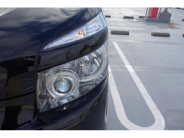 ヴォクシー Ｚ　純正ナビ・地デジＴＶ・バックカメラ・純正アルミホイール・パワースライドドア・ＨＩＤヘッドライト・フロントフォグランプ（4枚目）