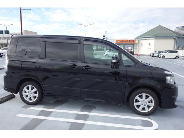 ヴォクシー Ｚ　純正ナビ・地デジＴＶ・バックカメラ・純正アルミホイール・パワースライドドア・ＨＩＤヘッドライト・フロントフォグランプ（8枚目）