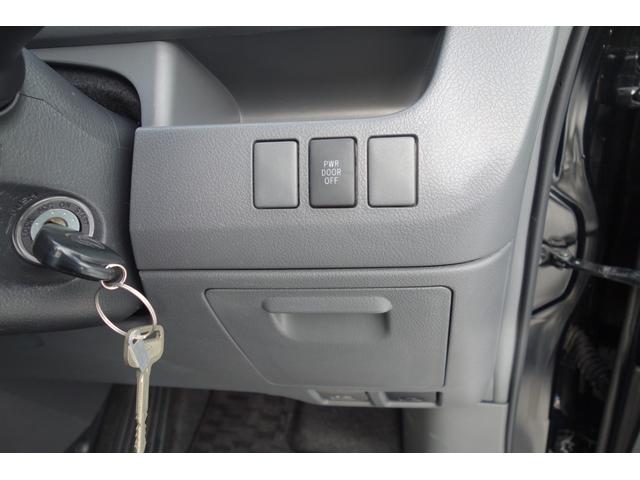 ヴォクシー Ｚ　純正ナビ・地デジＴＶ・バックカメラ・純正アルミホイール・パワースライドドア・ＨＩＤヘッドライト・フロントフォグランプ（17枚目）