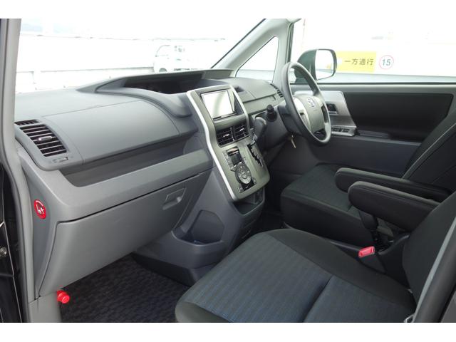 ヴォクシー Ｚ　純正ナビ・地デジＴＶ・バックカメラ・純正アルミホイール・パワースライドドア・ＨＩＤヘッドライト・フロントフォグランプ（20枚目）