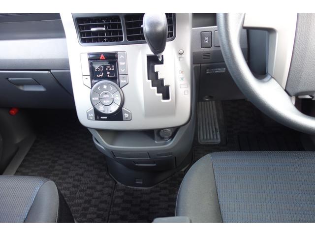 ヴォクシー Ｚ　純正ナビ・地デジＴＶ・バックカメラ・純正アルミホイール・パワースライドドア・ＨＩＤヘッドライト・フロントフォグランプ（29枚目）