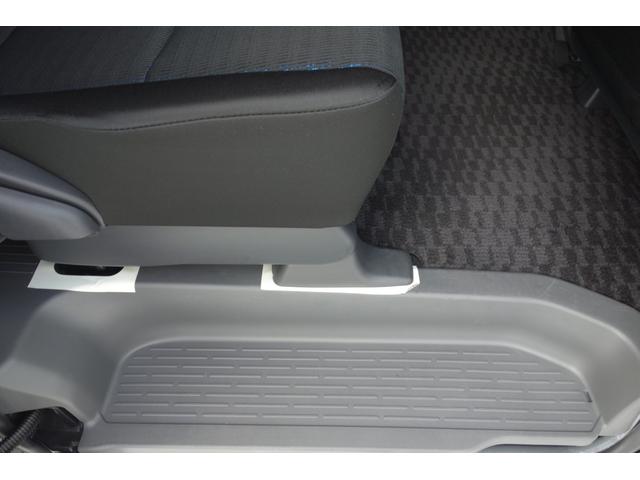 ヴォクシー Ｚ　純正ナビ・地デジＴＶ・バックカメラ・純正アルミホイール・パワースライドドア・ＨＩＤヘッドライト・フロントフォグランプ（35枚目）