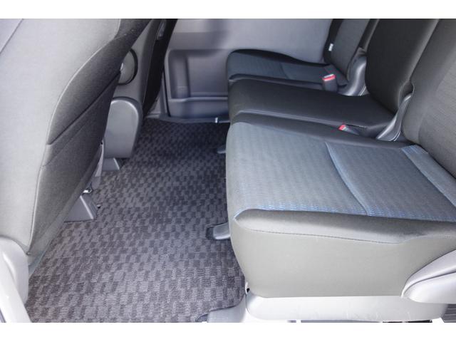 ヴォクシー Ｚ　純正ナビ・地デジＴＶ・バックカメラ・純正アルミホイール・パワースライドドア・ＨＩＤヘッドライト・フロントフォグランプ（40枚目）