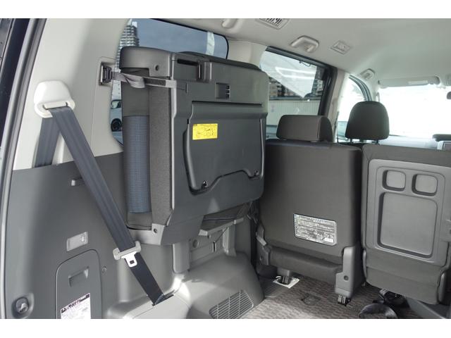 ヴォクシー Ｚ　純正ナビ・地デジＴＶ・バックカメラ・純正アルミホイール・パワースライドドア・ＨＩＤヘッドライト・フロントフォグランプ（43枚目）