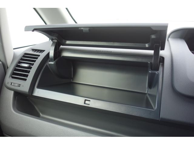 ヴォクシー Ｚ　純正ナビ・地デジＴＶ・バックカメラ・純正アルミホイール・パワースライドドア・ＨＩＤヘッドライト・フロントフォグランプ（53枚目）