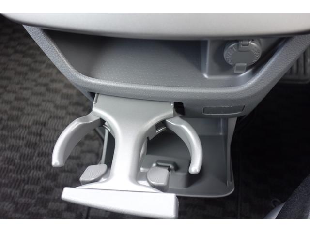 ヴォクシー Ｚ　純正ナビ・地デジＴＶ・バックカメラ・純正アルミホイール・パワースライドドア・ＨＩＤヘッドライト・フロントフォグランプ（55枚目）