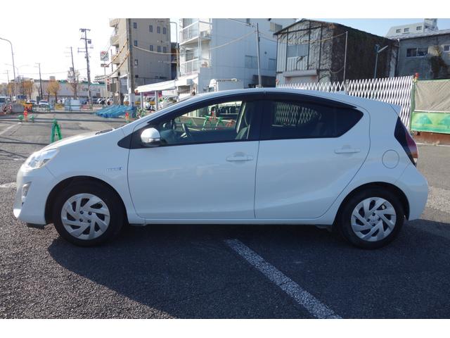 アクア S 純正ナビ・フリセグTV・バックカメラ・ETC(4枚目)