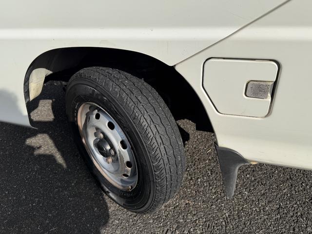 サンバートラック TB 4WD/エアコン/パワステ/5速ミッション/走行35008K台(17枚目)
