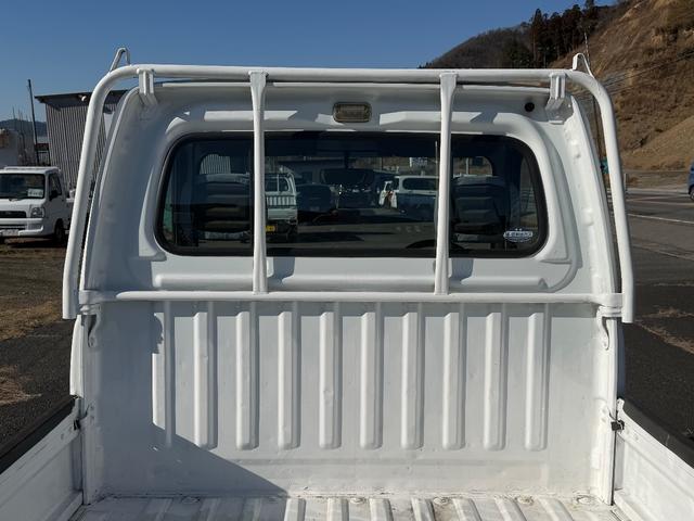 サンバートラック ＴＣ　４ＷＤ／エアコン／パワステ／５速ミッション／タイミングベルト交換済み／車検令和９年５月（10枚目）