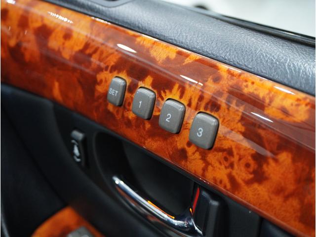 セルシオ C仕様 黒革シート サンルーフ ナビ 新品20インチホイール 前後ドラレコ レーダー探知機 シートヒーター エアサスコントローラー バックカメラ ETC 電動シート クルーズコントロール 全塗装済(41枚目)