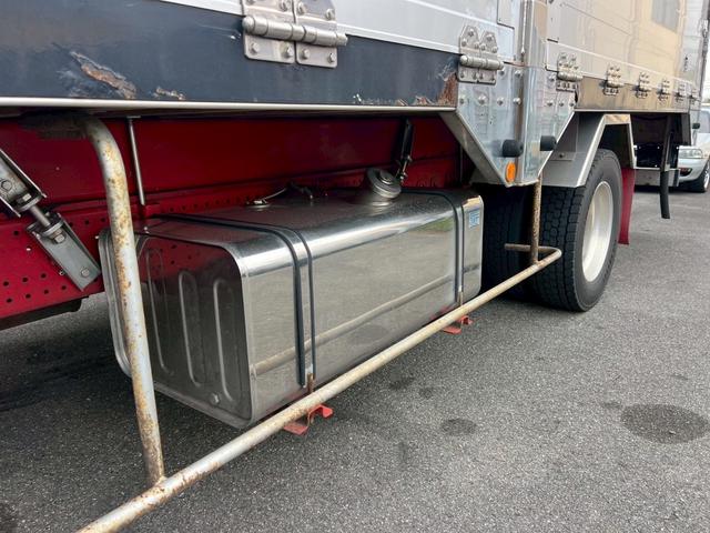 フォワード ベースグレード　冷凍冷蔵ウイング　造りボディ　ダブルアーチ　９５アオリ　１９．５アルミホイール　内寸　長さ６４００　幅２１８０　高さ２１５０（10枚目）