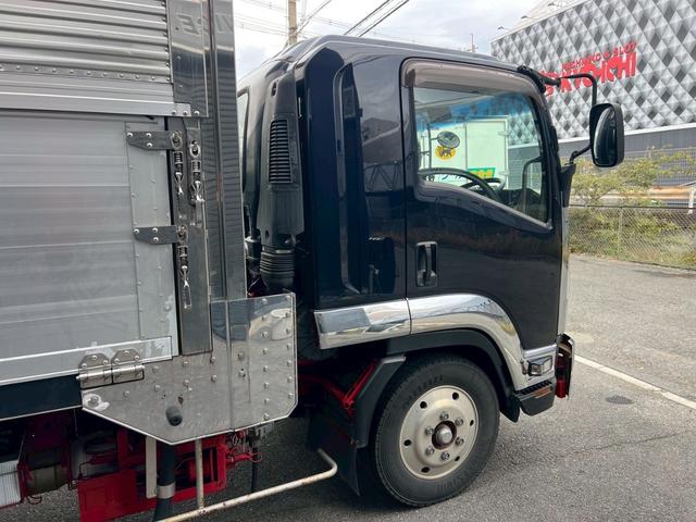 フォワード ベースグレード　冷凍冷蔵ウイング　造りボディ　ダブルアーチ　９５アオリ　１９．５アルミホイール　内寸　長さ６４００　幅２１８０　高さ２１５０（11枚目）