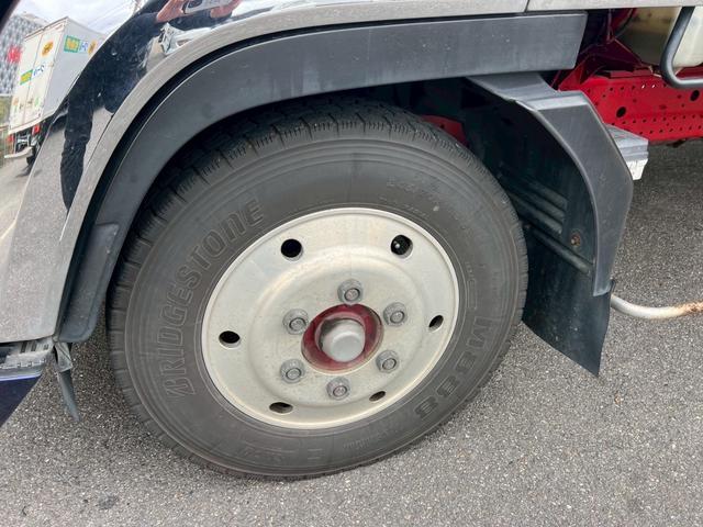 フォワード ベースグレード　冷凍冷蔵ウイング　造りボディ　ダブルアーチ　９５アオリ　１９．５アルミホイール　内寸　長さ６４００　幅２１８０　高さ２１５０（13枚目）