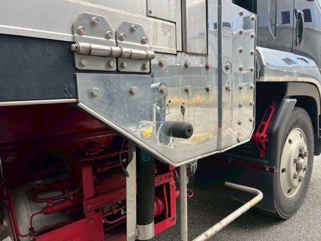 フォワード ベースグレード　冷凍冷蔵ウイング　造りボディ　ダブルアーチ　９５アオリ　１９．５アルミホイール　内寸　長さ６４００　幅２１８０　高さ２１５０（31枚目）