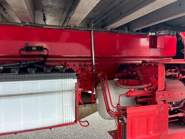 フォワード ベースグレード　冷凍冷蔵ウイング　造りボディ　ダブルアーチ　９５アオリ　１９．５アルミホイール　内寸　長さ６４００　幅２１８０　高さ２１５０（33枚目）