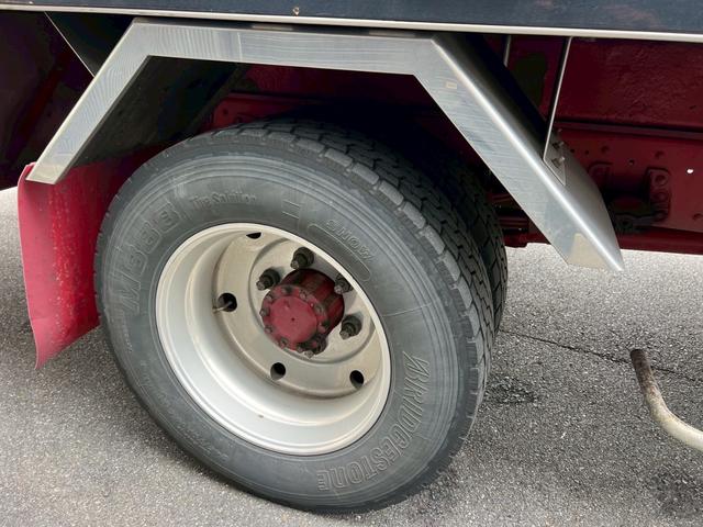 フォワード ベースグレード　冷凍冷蔵ウイング　造りボディ　ダブルアーチ　９５アオリ　１９．５アルミホイール　内寸　長さ６４００　幅２１８０　高さ２１５０（38枚目）