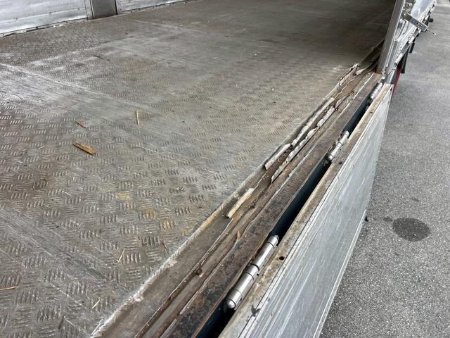 フォワード ベースグレード　冷凍冷蔵ウイング　造りボディ　ダブルアーチ　９５アオリ　１９．５アルミホイール　内寸　長さ６４００　幅２１８０　高さ２１５０（45枚目）