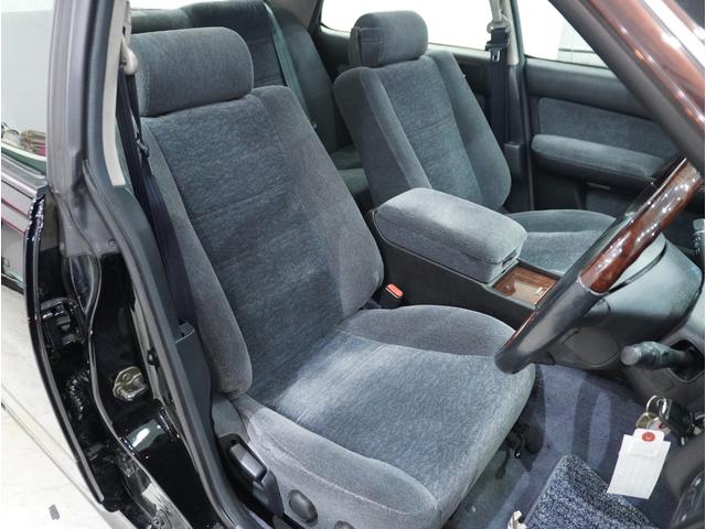 グロリア グランツーリスモ　エクストラエディション　ブロアムフェイス　サンルーフ　ローダウン　フルエアロ　マフラー　マルチ無し　社外オーディオ　バックカメラ　ＥＴＣ　新品２０インチアルミホイール　全塗装（9枚目）