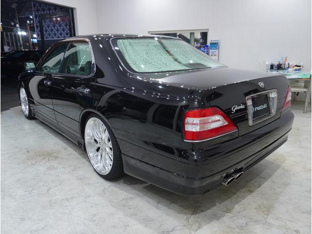 グロリア グランツーリスモ　エクストラエディション　ブロアムフェイス　サンルーフ　ローダウン　フルエアロ　マフラー　マルチ無し　社外オーディオ　バックカメラ　ＥＴＣ　新品２０インチアルミホイール　全塗装（23枚目）