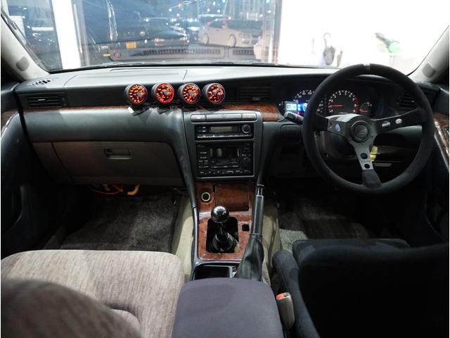 ローレル RB26ターボ 5速公認 フルタービン ウエストゲート ラジエーター オイルクーラー LSD 4ポットブレーキ 追加メーター バケットシート 全塗装(8枚目)